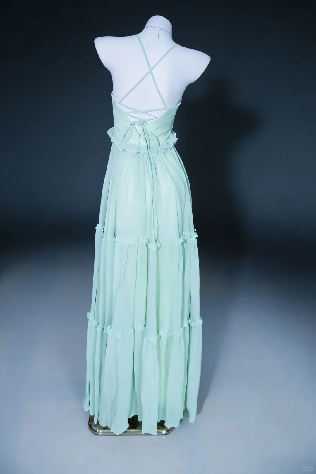 Elegante Ballkleider A-Linie Neckholder Salbeigrün Chiffon Rückenfrei Langes Abendkleid N3044