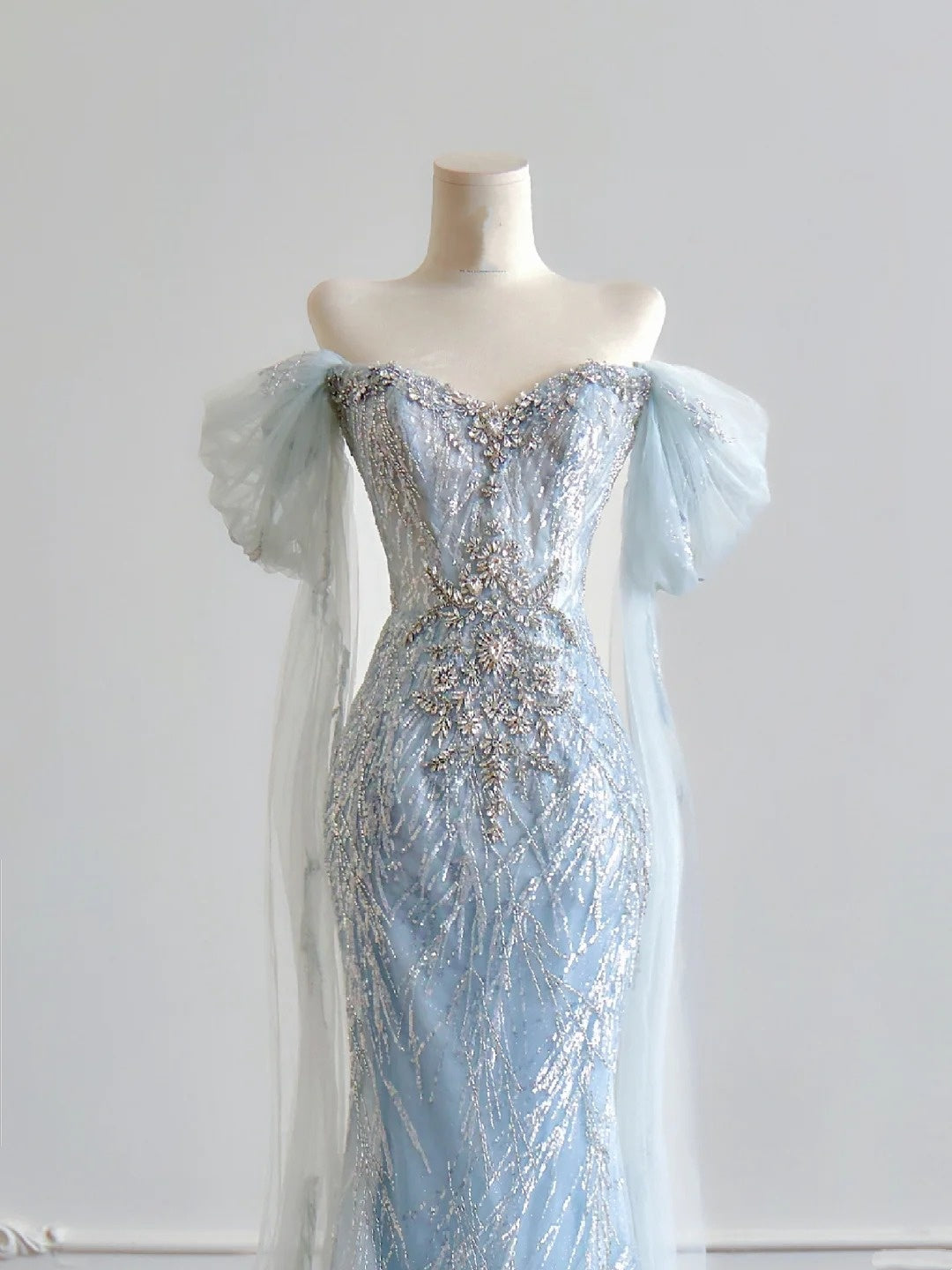 Luxuriöses Meerjungfrauen-Abendkleid in Hellblau mit kurzen Ärmeln, schulterfrei, langes formelles Abendkleid für Geburtstagsfeiern, N379