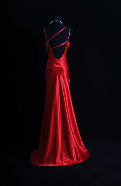 Robe de bal longue rétro sirène à fines bretelles en satin rouge, corsage perlé, inspiration années 90, tenue de soirée pour un 18e anniversaire, N491