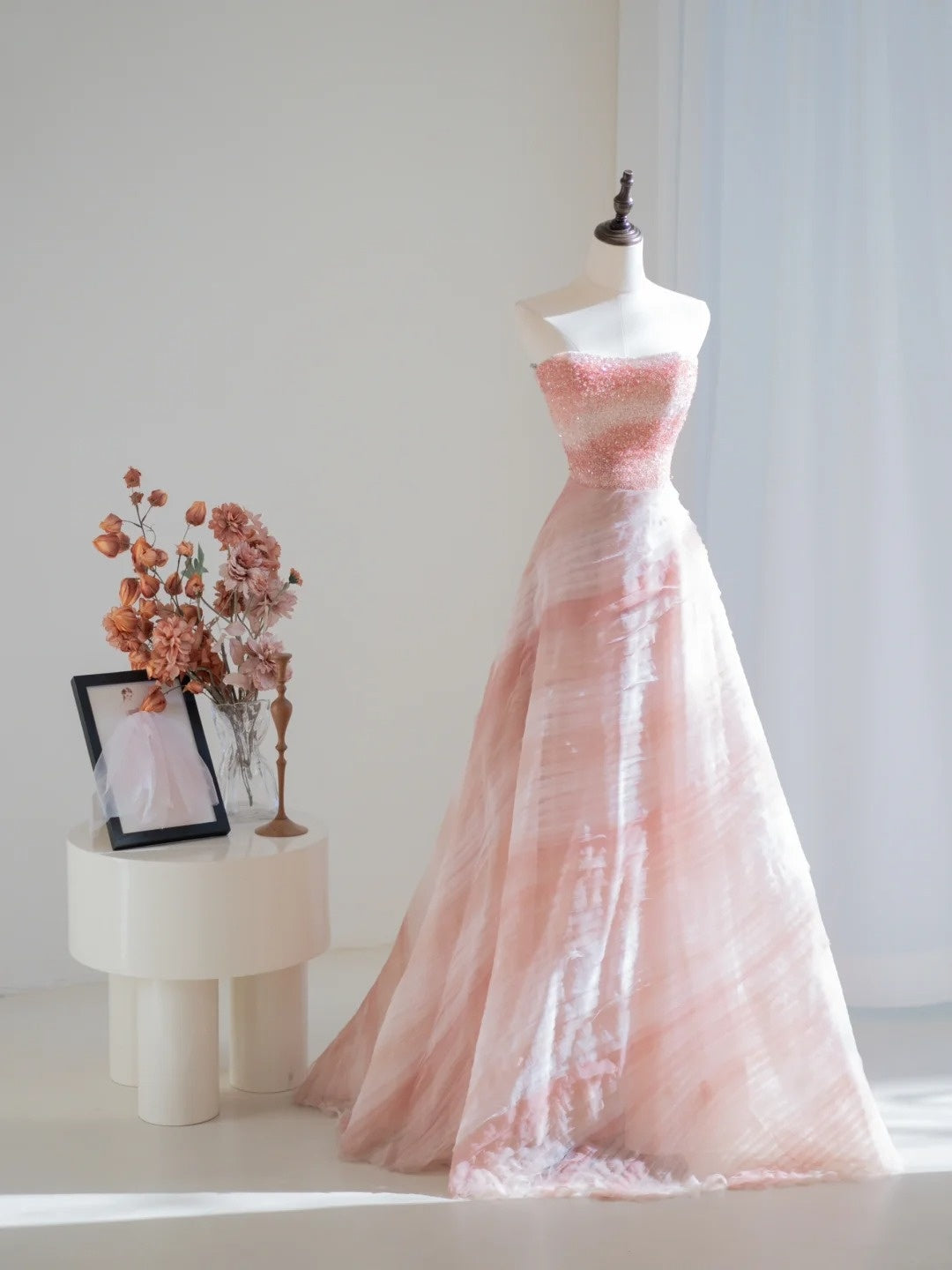 Robe de bal élégante sans bretelles en tulle rose ornée de cristaux et de perles, robe de soirée longue, tenue pour un 18e anniversaire, robe de remise de diplôme N233