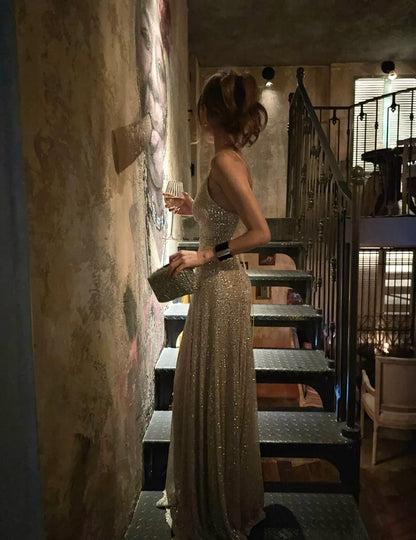 Robe de bal longue sirène à fines bretelles et sequins champagne, idéale pour un anniversaire ou une soirée formelle (N476)