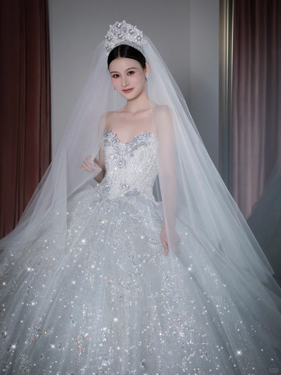 Modern Minimalist Ball Gown Sweetheart Sleeveless White Sequined Brides Gown Bridal Dress Wedding Dresses Style RB6563