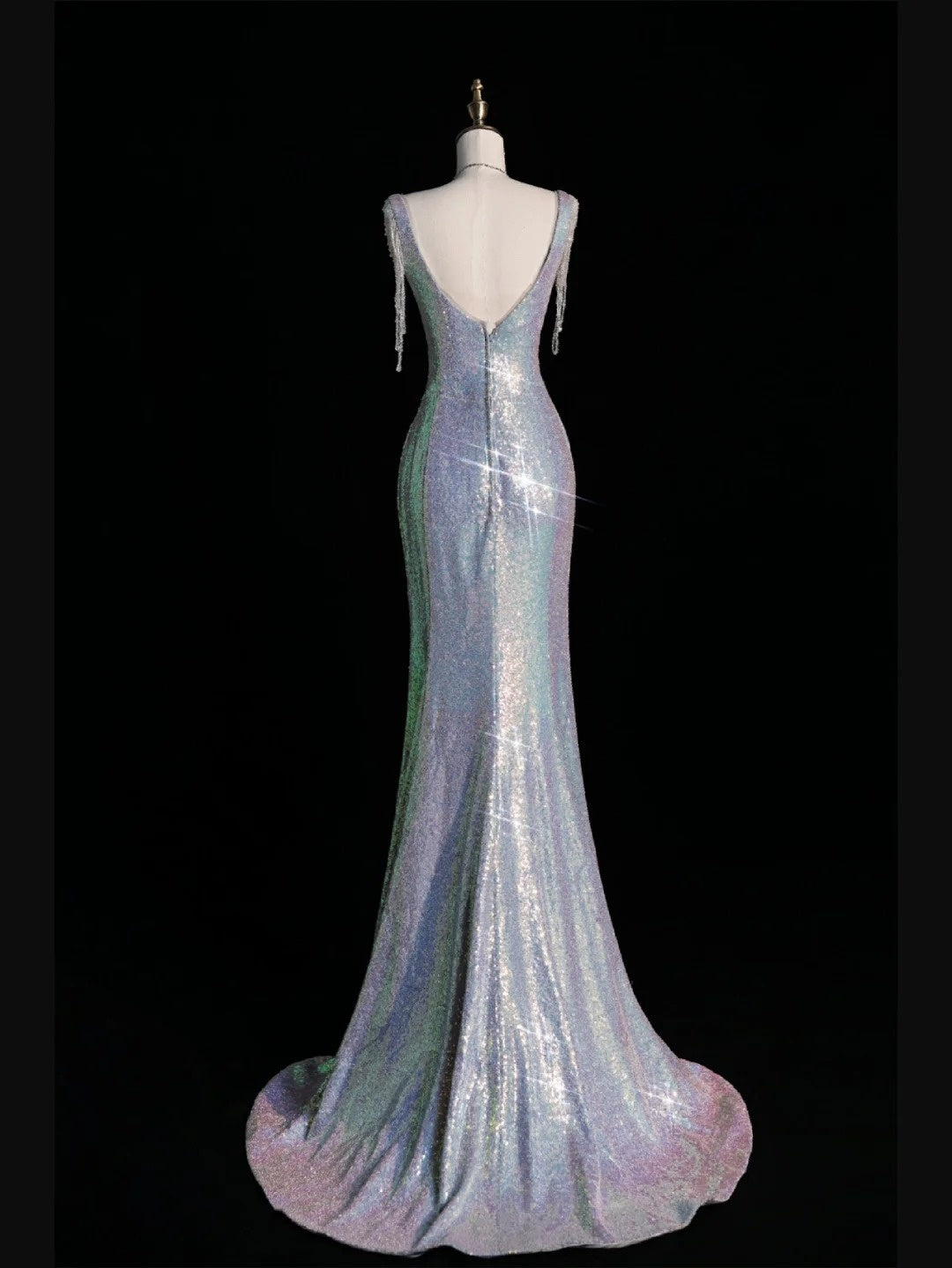 Robe de bal longue argentée à sequins et col carré, style sirène, idéale pour les adolescentes et les jeunes filles. Modèle N1074.