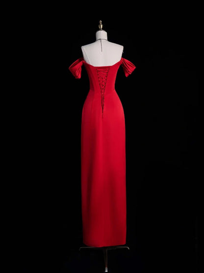 Elegantes, schulterfreies, rotes Satin-Etui-Kleid mit Schlitz für den Abschlussball (High School) – Langes, formelles Kleid N1271