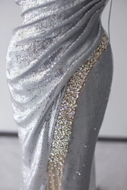 Glitzerndes Meerjungfrauen-Abschlussballkleid mit Spaghettiträgern, silbergrau, paillettenbesetzt mit Perlenstickerei, hoher Schlitz, langes Abendkleid N2922