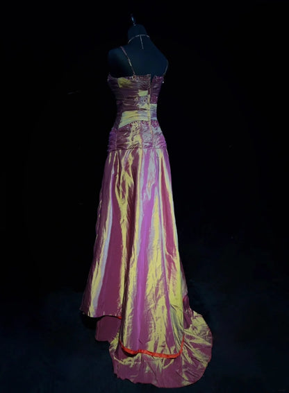 Robes de bal élégantes coupe trapèze en taffetas couleur raisin à fines bretelles avec volants, longue robe de soirée N2910