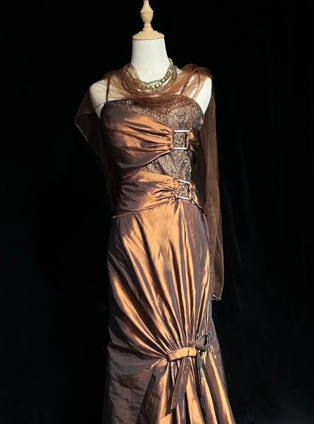 Idées de robes de bal vintage sirène à fines bretelles marron avec perles robe de soirée longue années 80 N2738