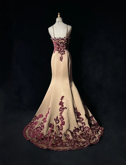 Robes de bal de princesse sirène à bretelles spaghetti champagne avec broderie bordeaux longue robe de soirée N3291