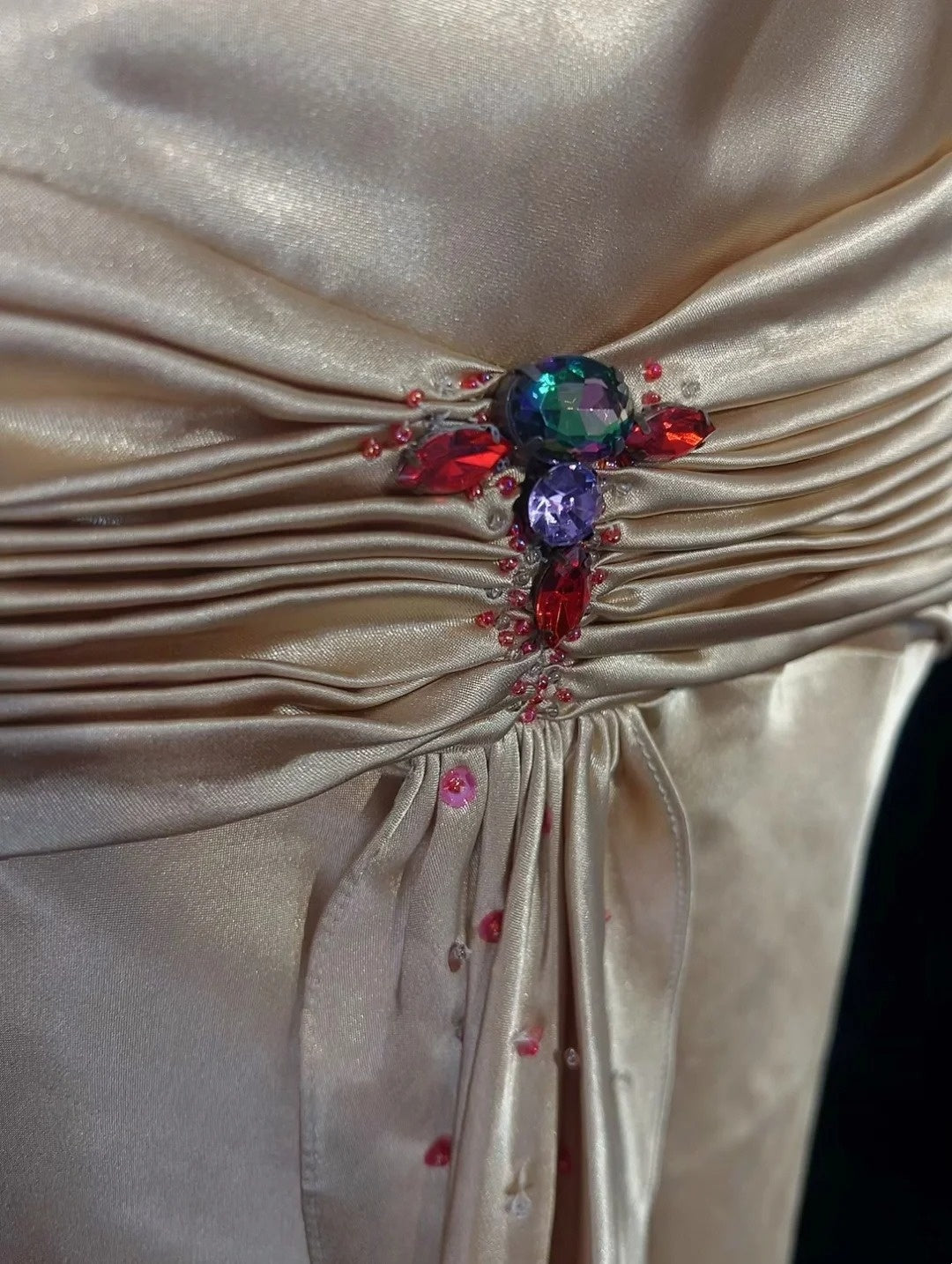 Charmante Abschlussballkleider Meerjungfrau Neckholder Gold mit Perlen Lange formelle Abendkleider N3693