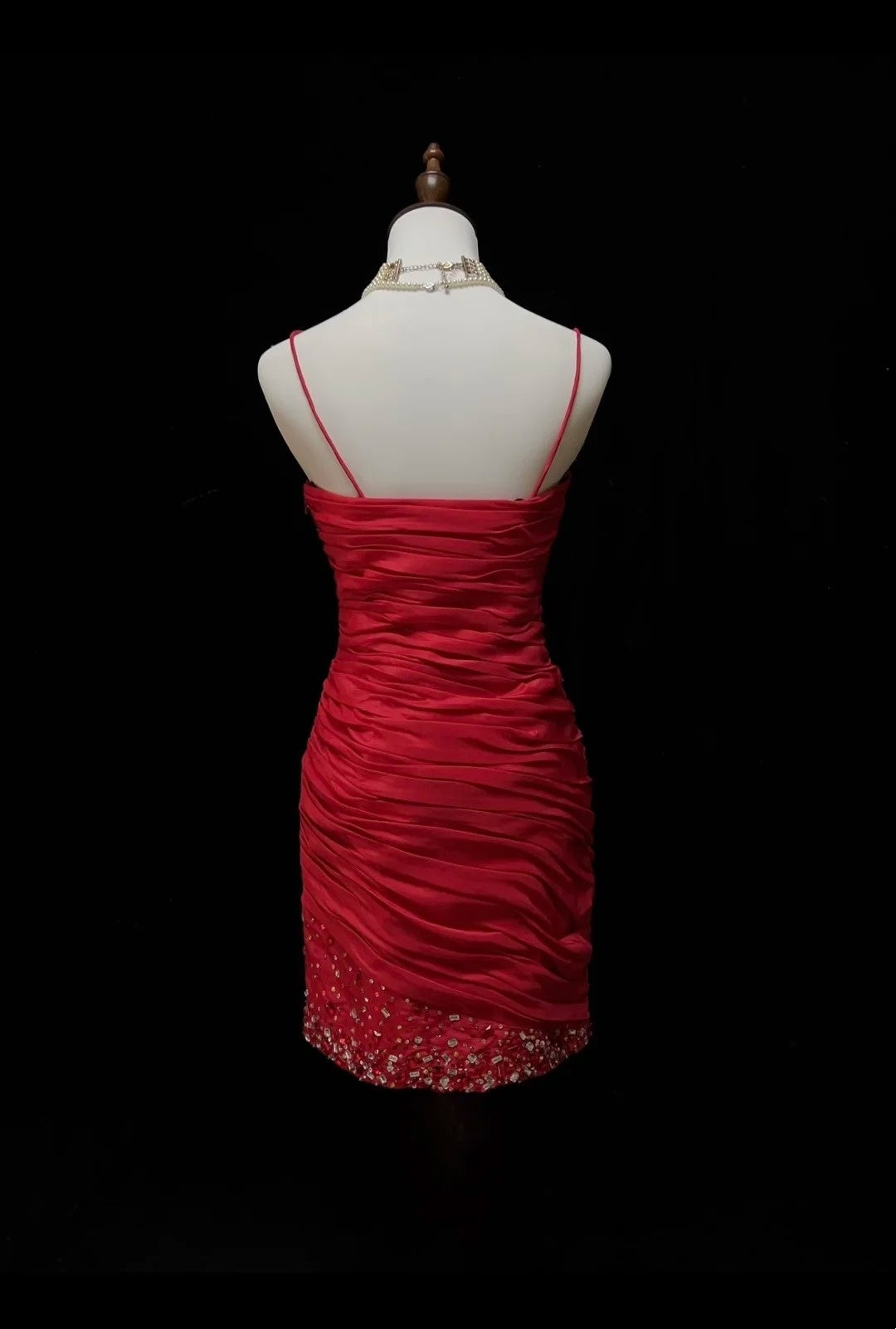 Jolies robes de bal moulantes courtes rouges à fines bretelles N2659