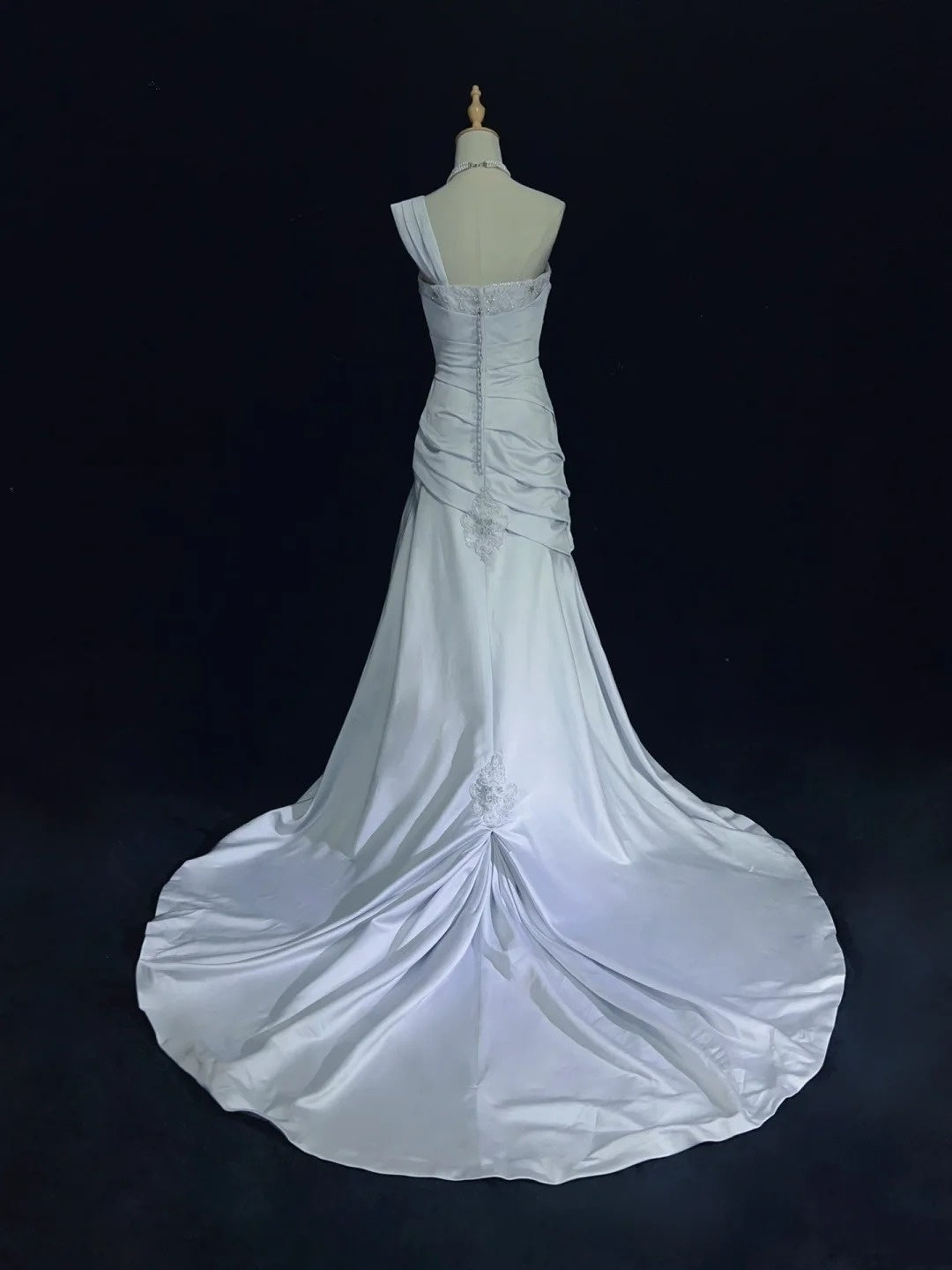 Robes de bal modestes Sirène Asymétrique Bleu Ciel Satin avec Dentelle Longue Robe de soirée N3000