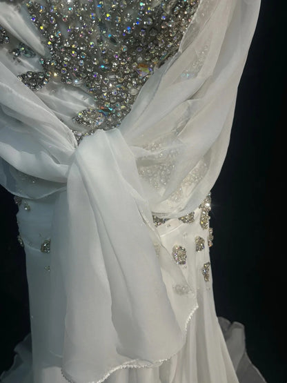 Robes de bal vintage des années 90 sirène en mousseline blanche avec perles argentées à volants longue robe de bal avec cape N3035