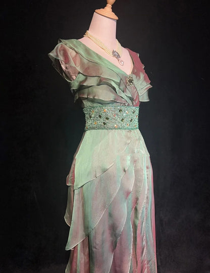 Elegante Abschlussballkleider A-Linie V-Ausschnitt Grün Stufenlagen Chiffon Mit Rüschen Langes Abendkleid N2897