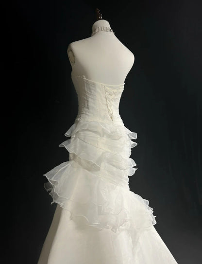 Einzigartige Hochzeitskleider Meerjungfrau Trägerlos Ärmellos Weiß Langes Brautkleid N3125