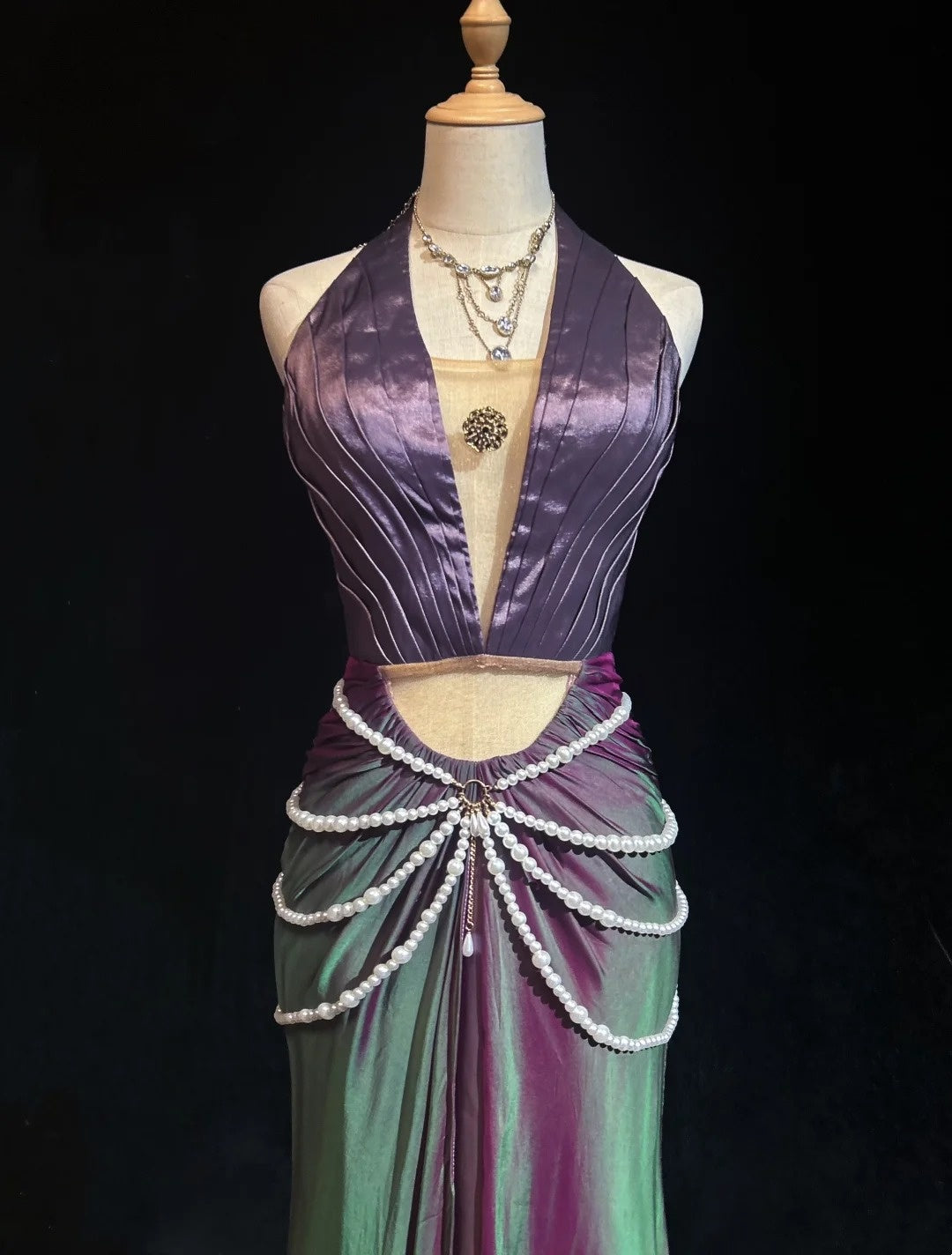 Robes de bal Glamour Sirène Halter Raisin avec perles Tenues de soirée formelles N3851