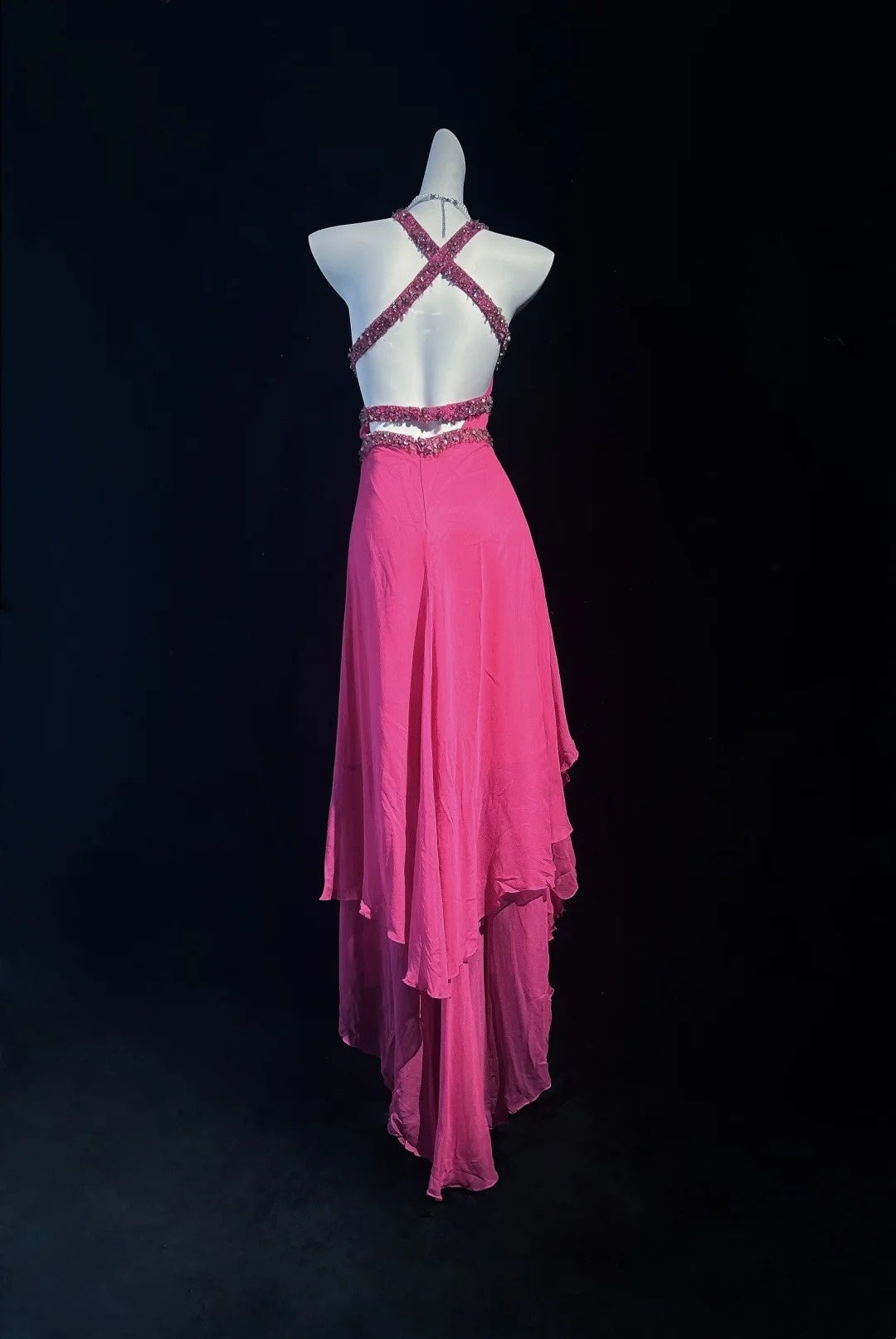Robes de bal en mousseline rose coupe haute-basse licou longueur thé avec perles Tenues de soirée formelles RB3951