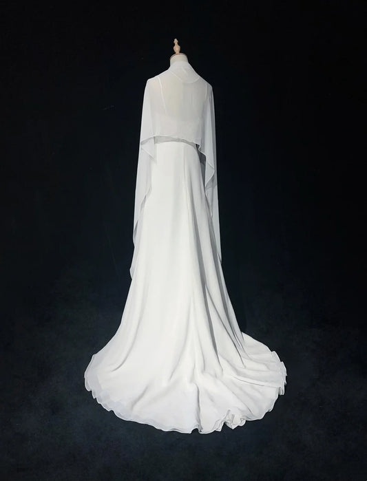 Robes de mariée intemporelles ligne A en mousseline de soie blanche à fines bretelles avec longue robe de mariée perlée N3018