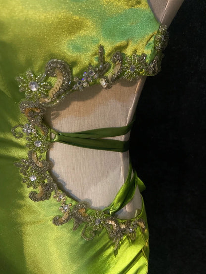 Bescheidene Ballkleider Meerjungfrau Neckholder Grün Rückenfrei Satin Ärmellos Lange Formelle Abendgarderobe N3634