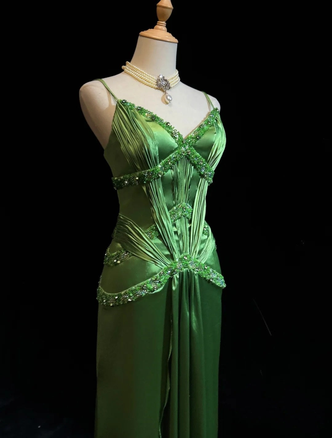 Vintage Prom Dresses A Line Spaghetti Strap Green Satin With Beading Long Formal Dress N2455