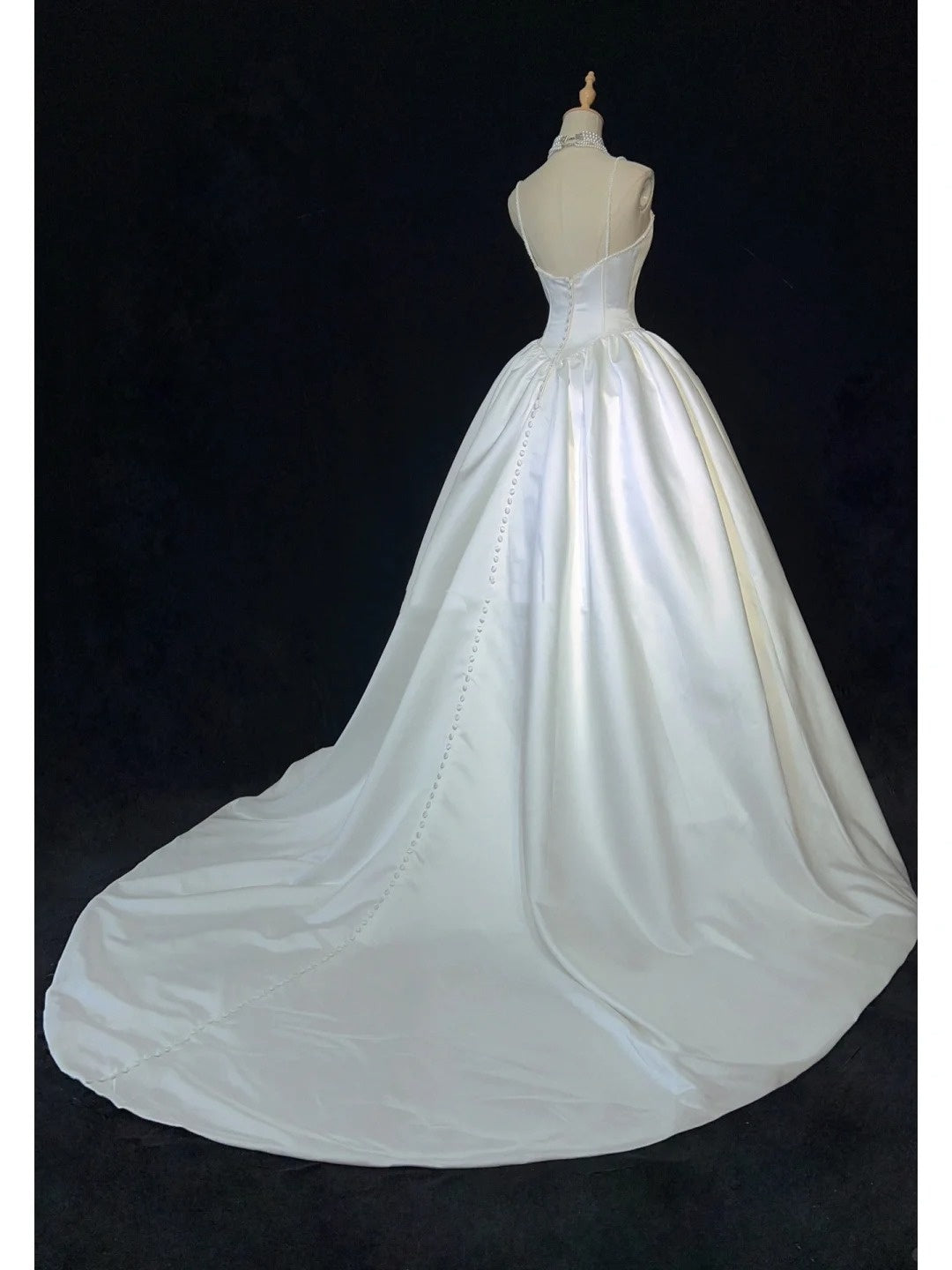 Einzigartige Hochzeitskleider, Ballkleid, Spaghettiträger, Weiß mit gerafften Perlen, langes Brautkleid N3629