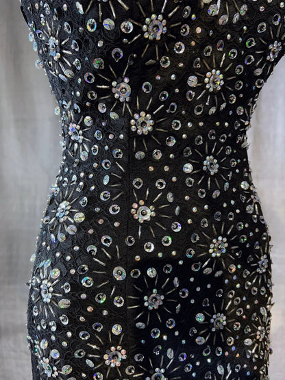 Vintage Ballkleider 90er Meerjungfrau Herz-Ausschnitt Satin Black Tie mit Silberperlen Rüschen Lang Semi Formal Abendkleid N3671