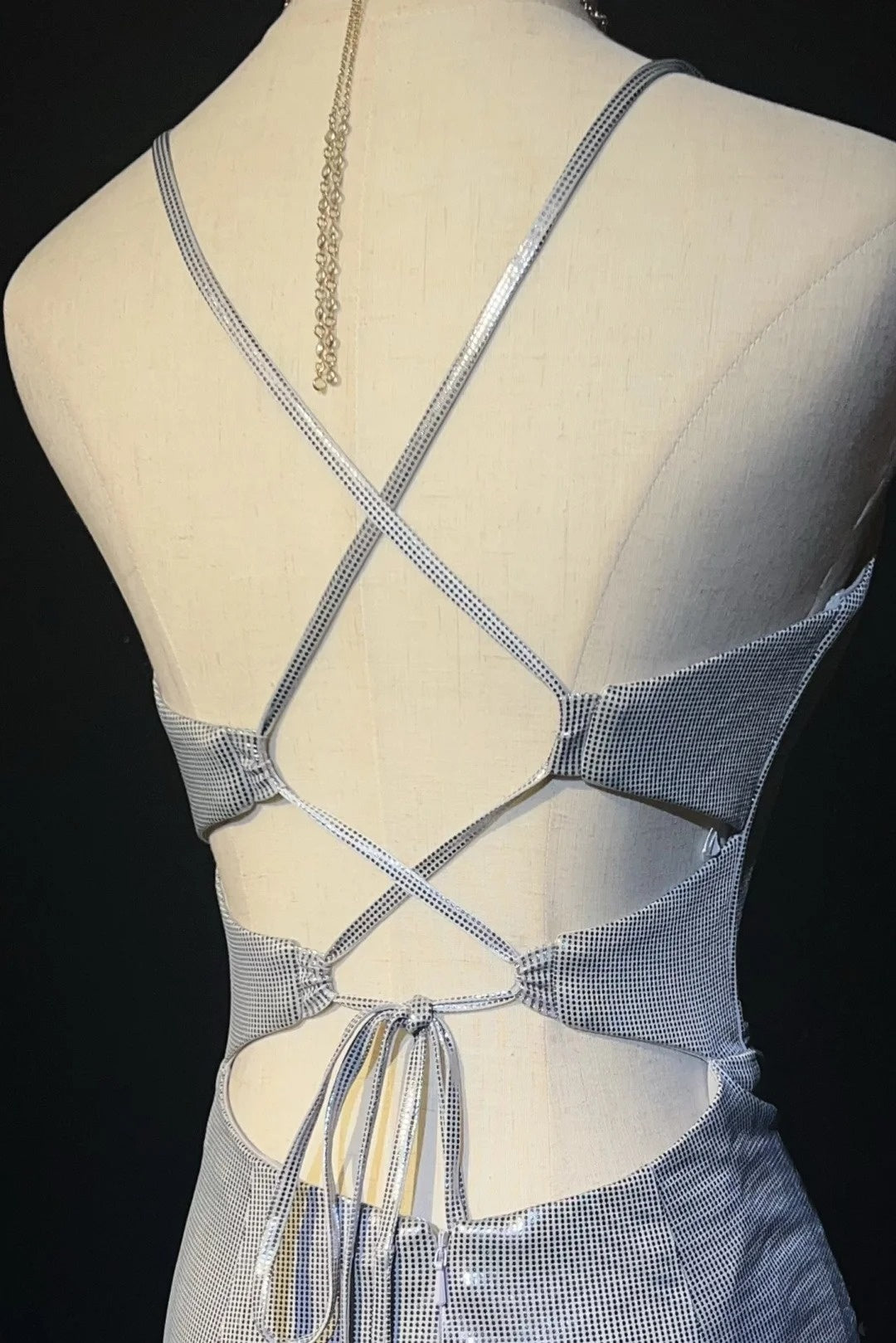 Vintage Abschlussballkleider Inspo Meerjungfrau Spaghettiträger Silber Rückenfrei 80er Lange Abendkleid N2741