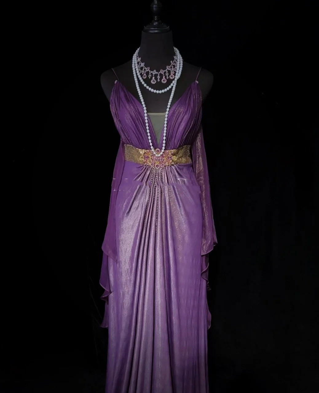 Bezaubernde Ballkleider A-Linie Spaghettiträger Lila Chiffon Mit Cape Langes formelles Abendkleid N3897