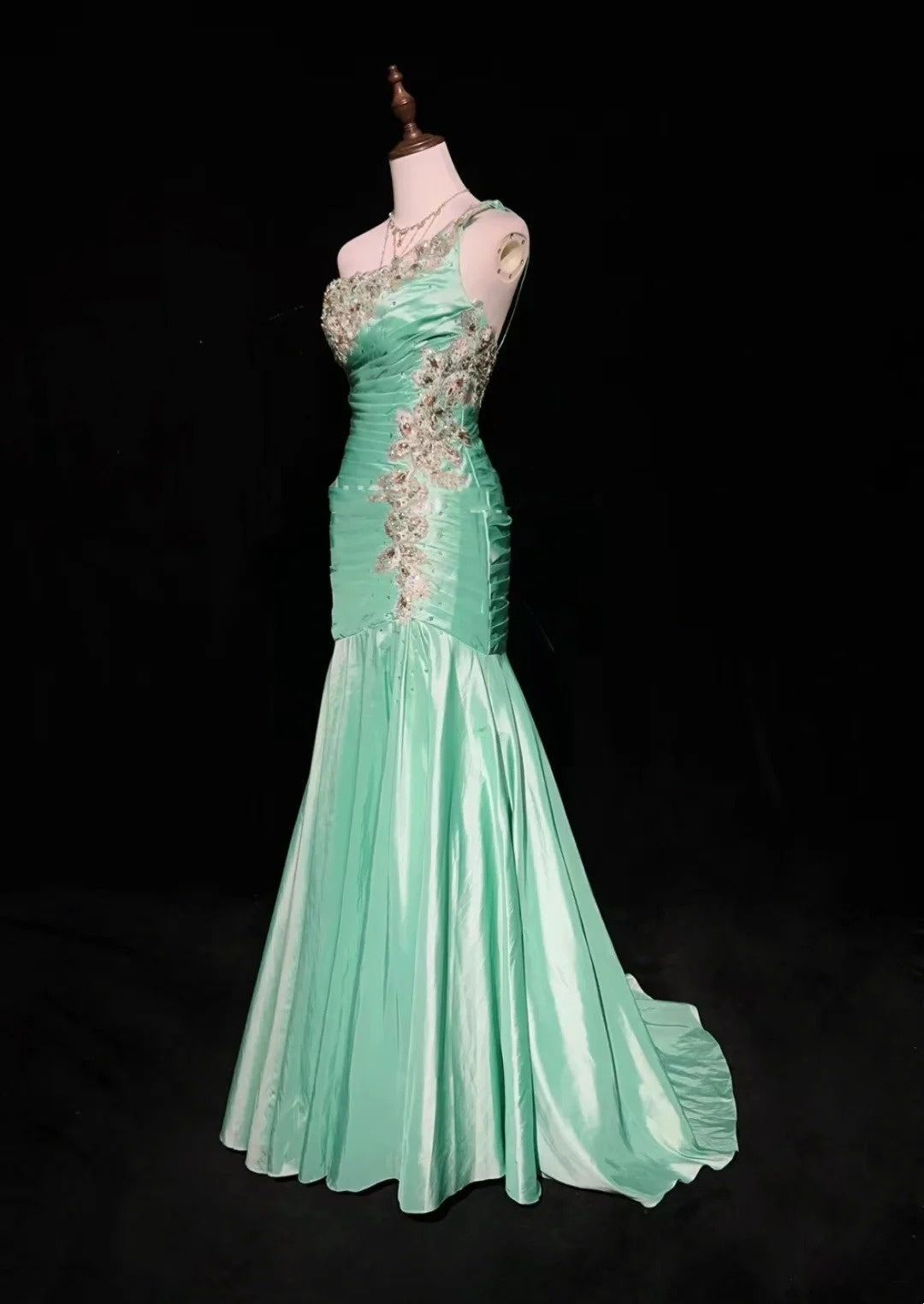 Vintage Ballkleider Meerjungfrau One Shoulder Mintgrün mit Spitze Perlen Cape Langes Formelles Kleid N2463