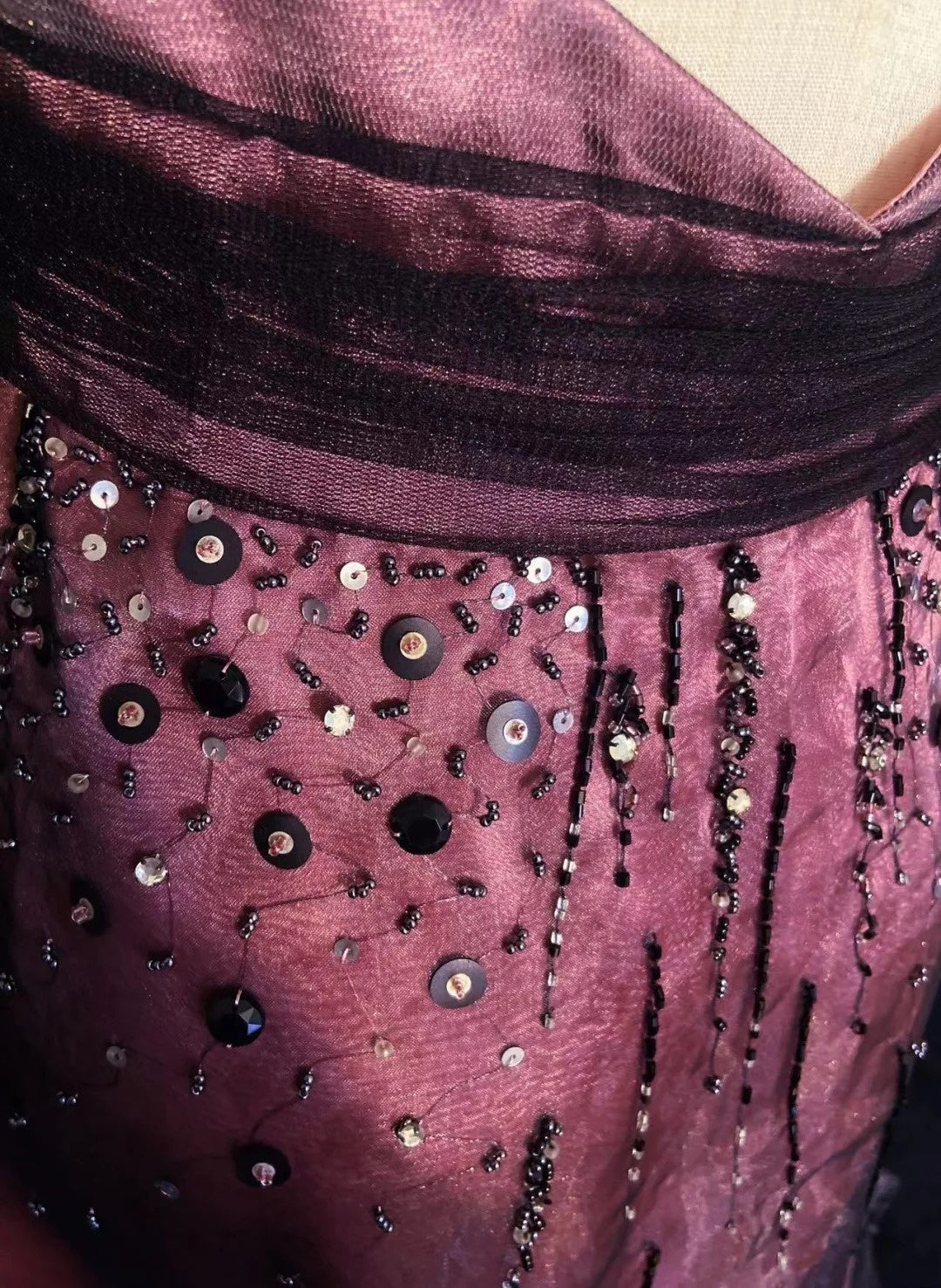 Zeitlose Prom-Kleider A-Linie Spaghettiträger Schwarz Tüll Tee-Länge mit Perlen Homecoming-Kleid N3255