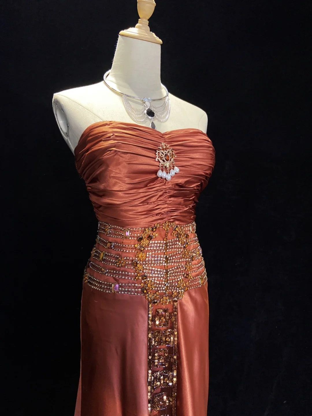 Elegante Ballkleider Meerjungfrau Trägerlos Chiffon Rüschen Perlen Jacke Bodenlang Formelle Abendgarderobe N3489