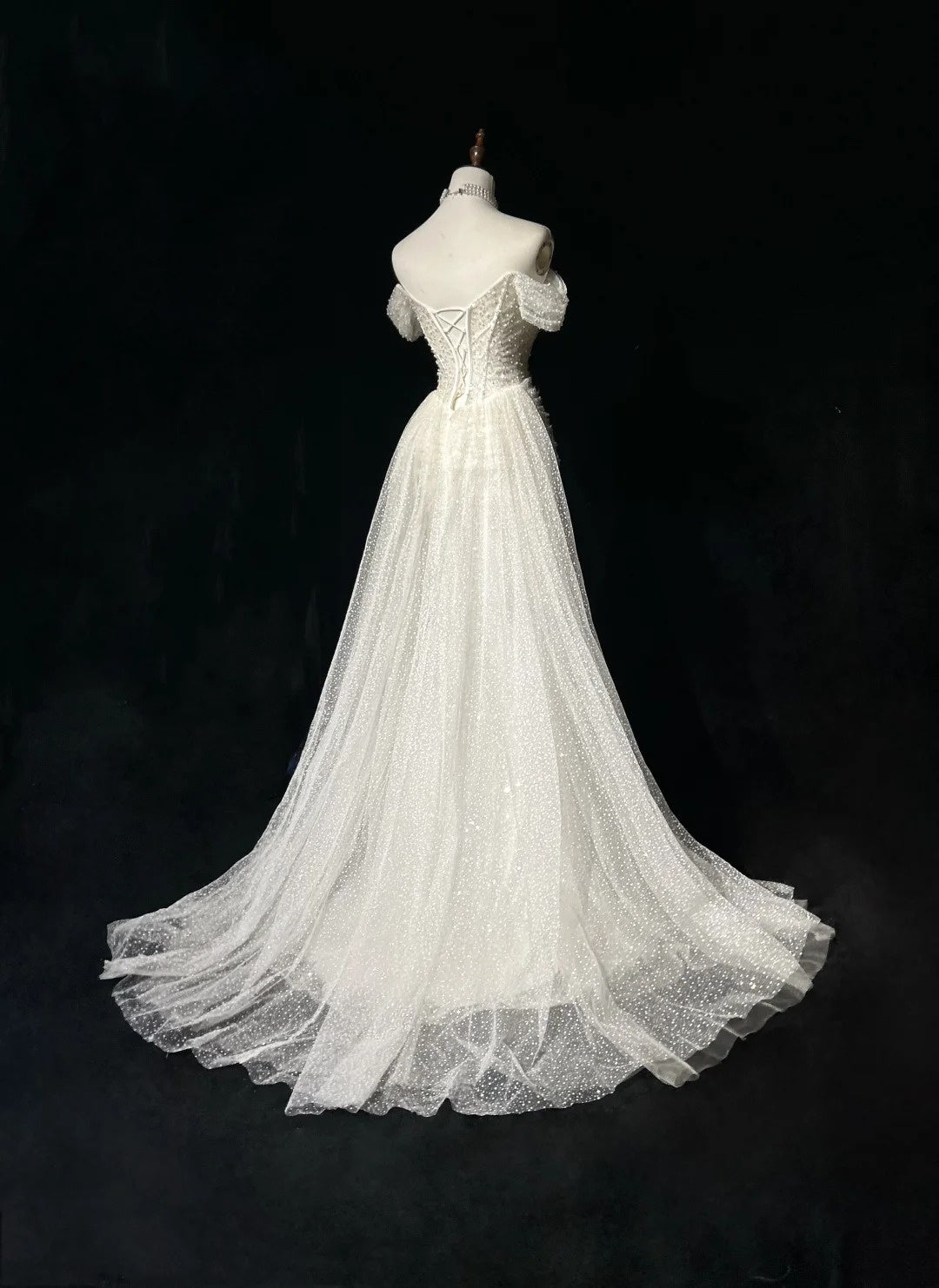 Einzigartige Hochzeitskleider Meerjungfrau schulterfrei Pailletten mit Rüschen Weißes langes Brautkleid N3619