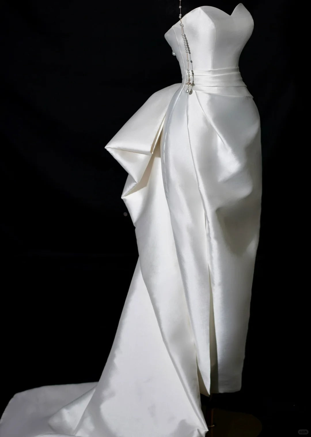 Robe de mariée fourreau unie, décolleté cœur, en satin plissé, robe de mariée longue et ajustée AB2530