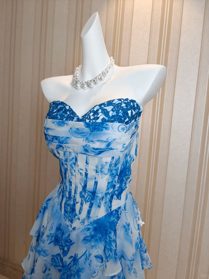 Robe de Soirée Modeste Coupe Évasée Cœur Floral Bleu en Mousseline de Soie à Volants Superposés, pour Rendez-vous Galant ou Bal de Promo N4482