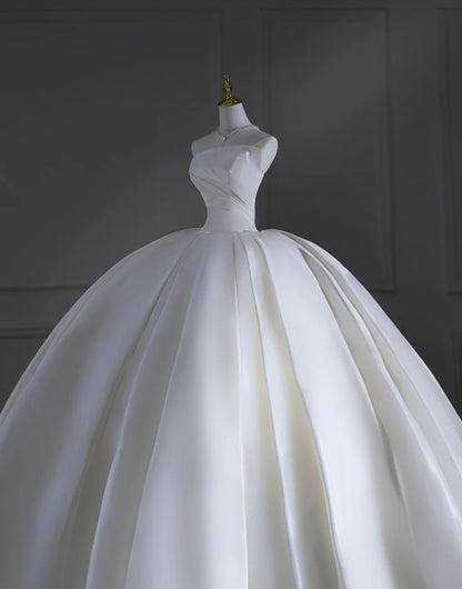 Robe de mariée intemporelle, robe de bal bustier en satin plissé, robe de mariée longue cintrée avec traîne, AB2528