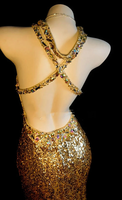 Wunderschöne Abschlussballkleider Meerjungfrau Neckholder Gold Pailletten Rückenfrei Ärmellos Formelle Abendgarderobe N3787