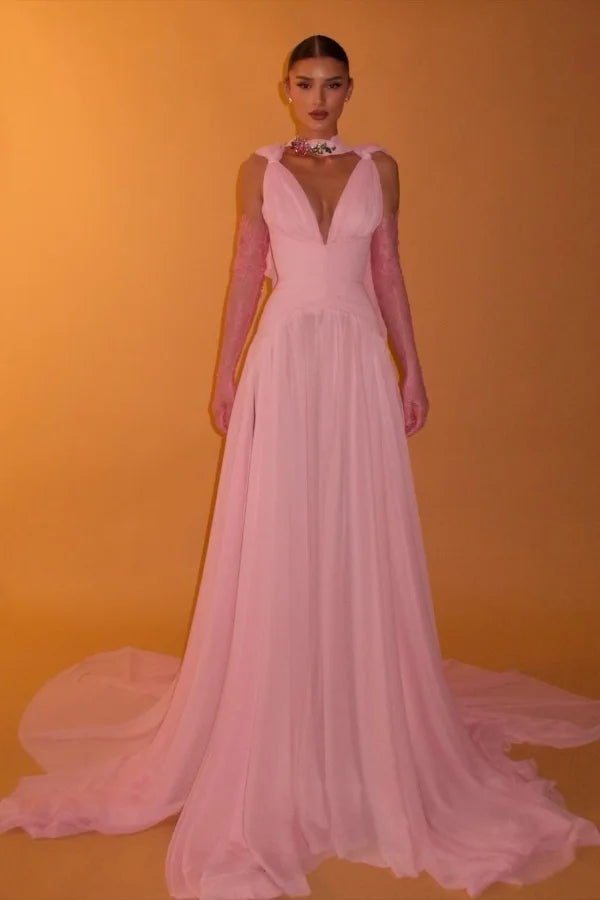 Magnifique robe de soirée rose en mousseline de soie à col V et coupe trapèze, idéale pour un bal de promo ou un mariage (N890).