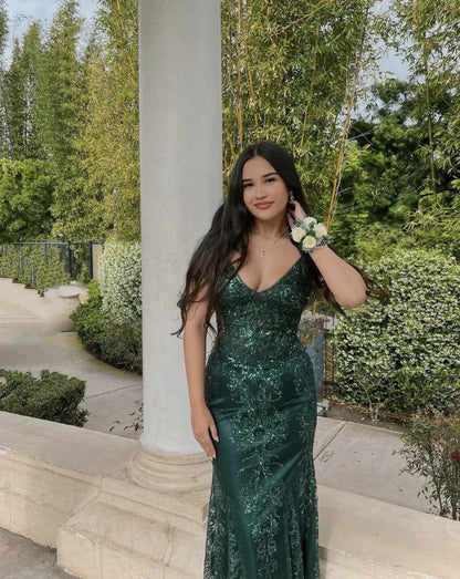 Sexy Ballkleider Inspiration Meerjungfrau Spaghettiträger Dunkelgrün Pailletten Halbformelles Partykleid für Teenager Gymnasien AB1939