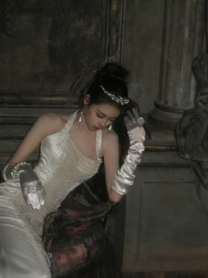 Robe de mariée blanche sirène sexy à col halter ornée de perles, robe de mariée de conte de fées N068