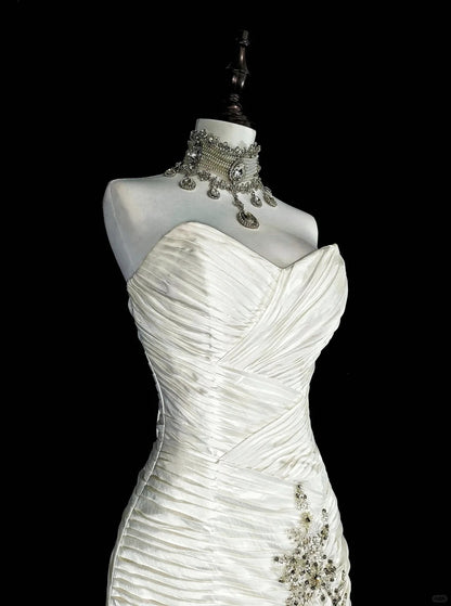 Unique Wedding Dresses Mermaid Sweetheart Satin Layers Tiered Sleeveless White Long Brides Dress N3513