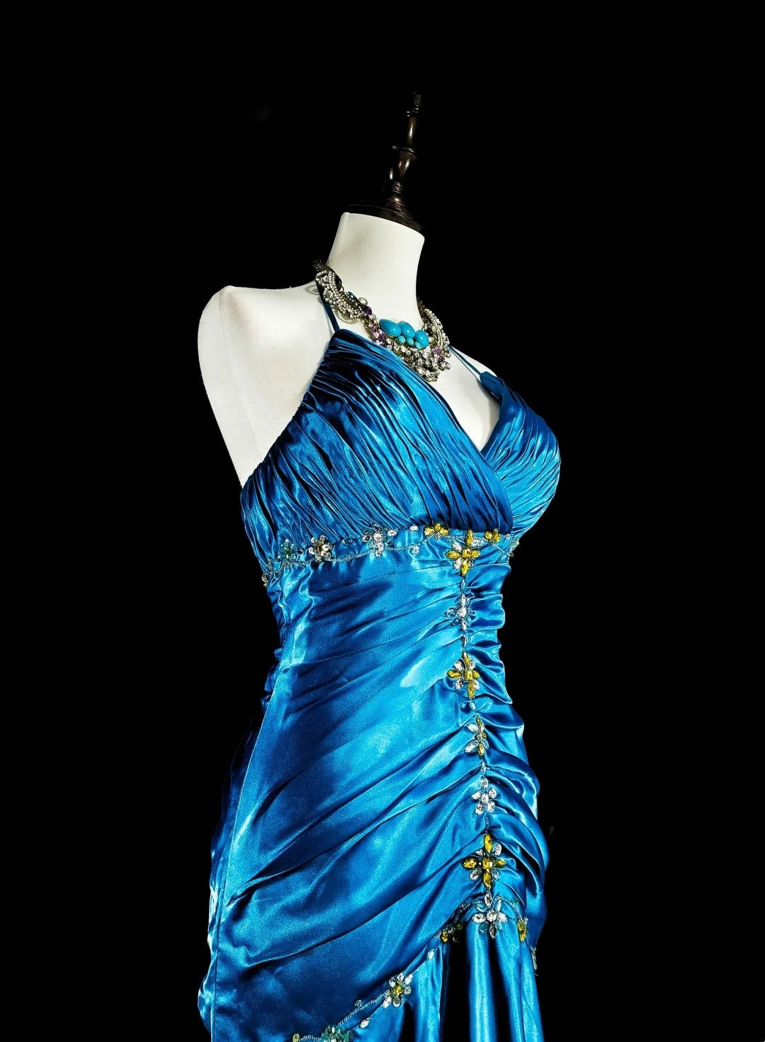 Vintage Meerjungfrau-Abschlussballkleid Neckholder Blau Satin mit Perlen Langes Abendkleid N2378