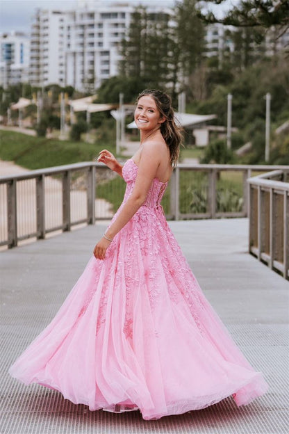 Einzigartiges Ballkleid mit Herzausschnitt, gelber Tüll mit Spitzenapplikationen, langes Abendkleid AB596