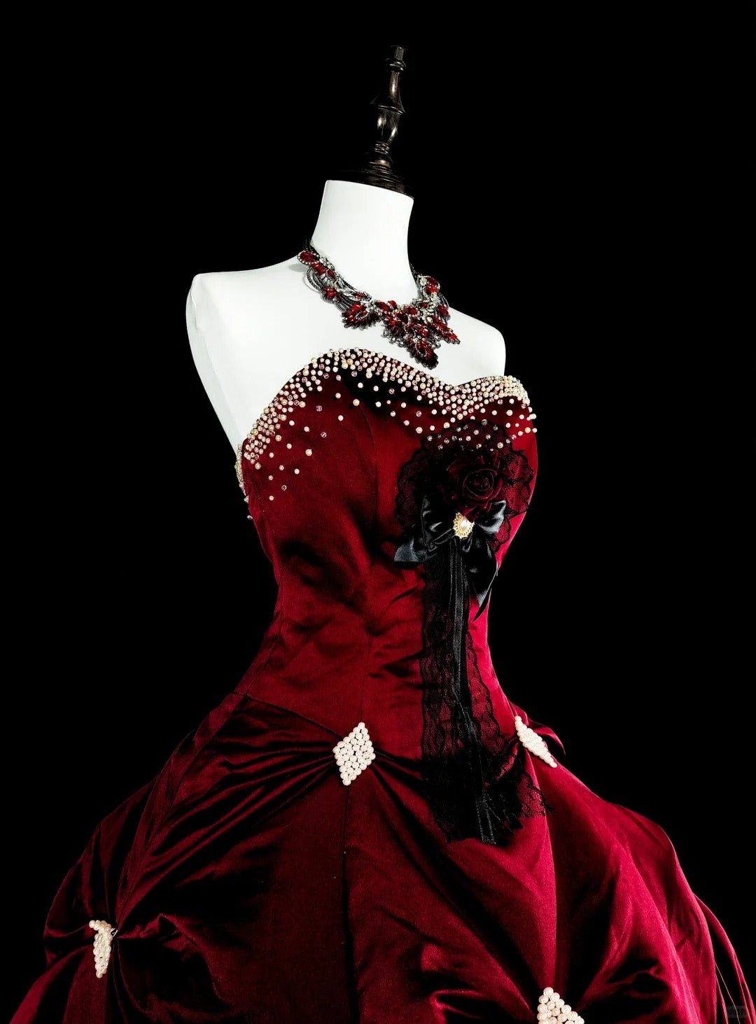 Robe de bal vintage bordeaux à décolleté cœur et volants, idéale pour les 16 ans et les quinceañeras (taille 15), référence N1827