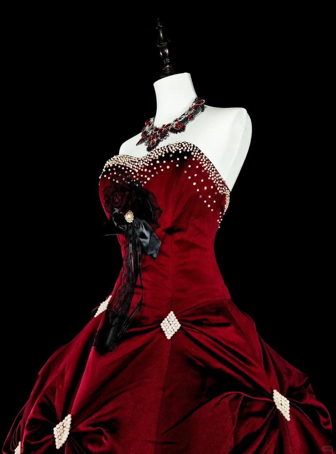 Robe de bal vintage bordeaux à décolleté cœur et volants, idéale pour les 16 ans et les quinceañeras (taille 15), référence N1827