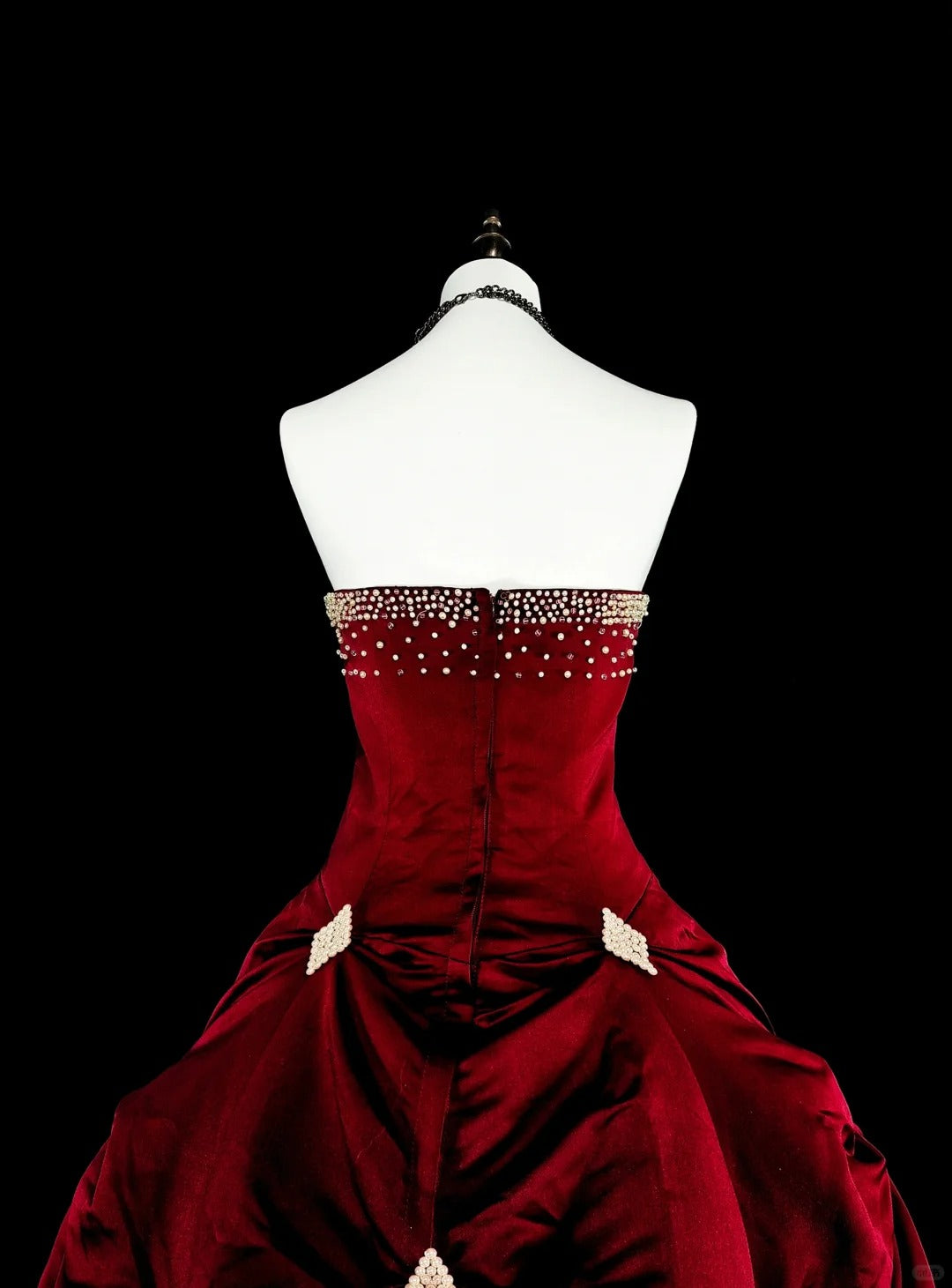 Robe de bal vintage bordeaux à décolleté cœur et volants, idéale pour les 16 ans et les quinceañeras (taille 15), référence N1827