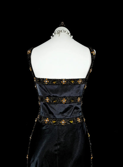 Vintage Meerjungfrauen-Abendkleid aus den 1960er Jahren, schwarz, ärmellos, mit herzförmigem Ausschnitt, Trägern, N1591