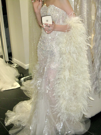 Robe de mariée sirène luxueuse avec bustier orné de cristaux et de perles, robe de mariée argentée à sequins, coupe ajustée, référence N076