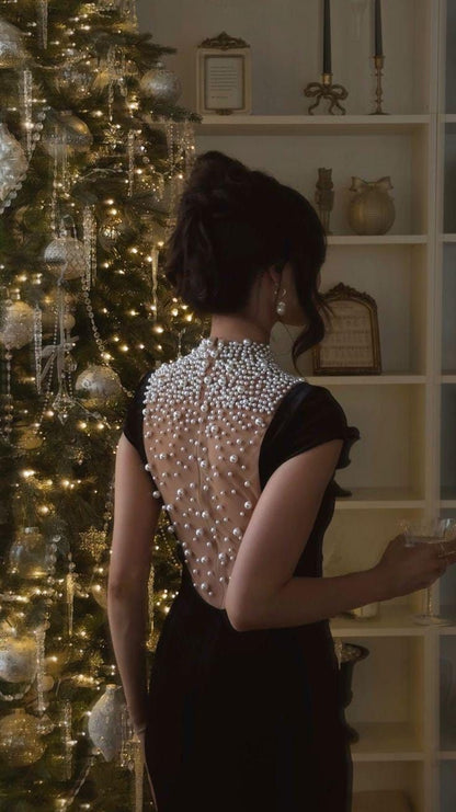 Schwarzes Samt-Abendkleid mit Perlenverzierungen, Partykleid, Geburtstagskleid, Ballkleid AB1634
