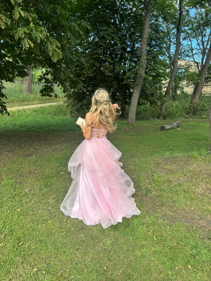Robe de bal rose clair en tulle superposé, robe de soirée longue à bretelles spaghetti et volants, AB937