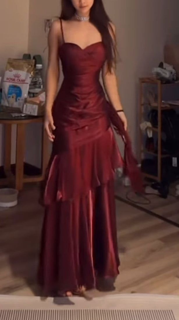 Robe de bal de fin d'année bleu roi brillant à fines bretelles N829
