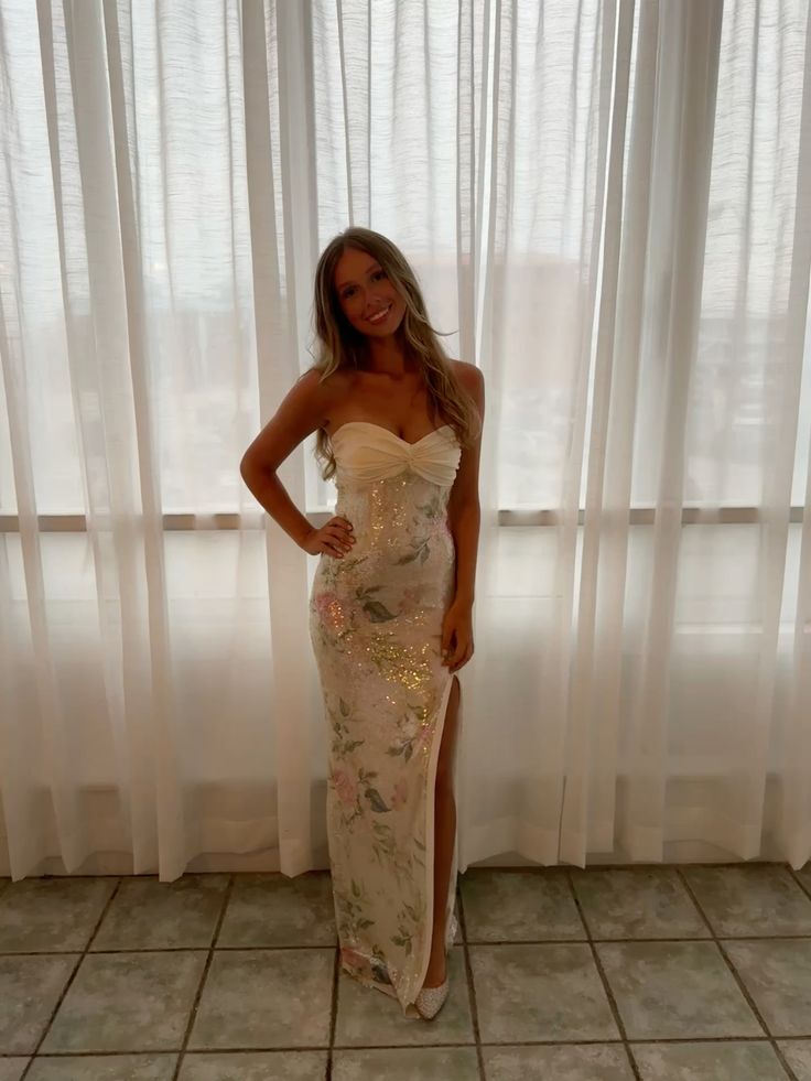 Robe de sirène ravissante avec fente, inspiration florale et sequins, sans manches, longue, idéale pour un mariage, une invitation ou un anniversaire (N1538)